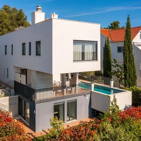 Marulovo Hills Villa *