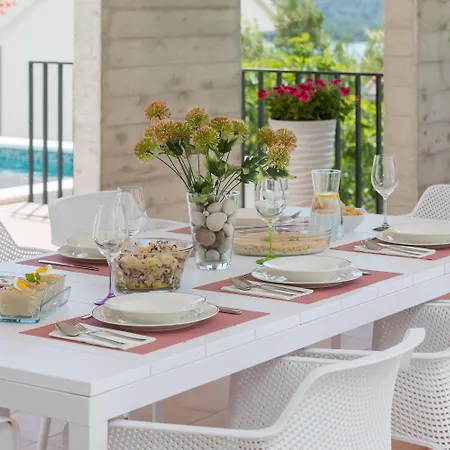 别墅 Marulovo Hills *