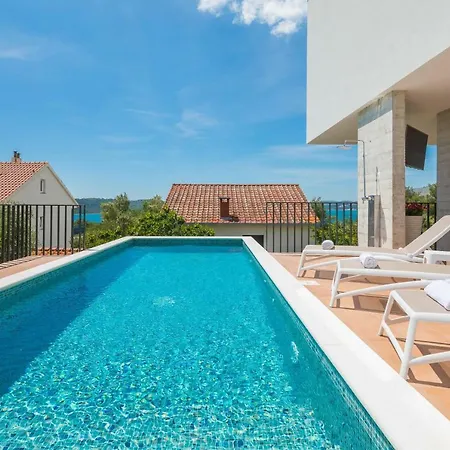 Marulovo Hills Villa *