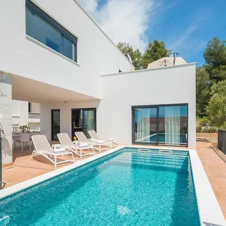 别墅 Marulovo Hills *