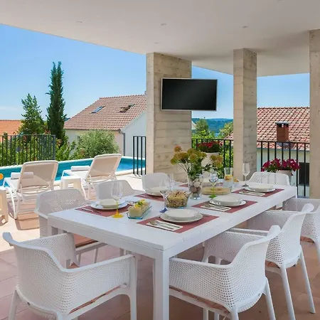 Marulovo Hills Villa