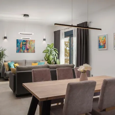 Willa Marulovo Hills