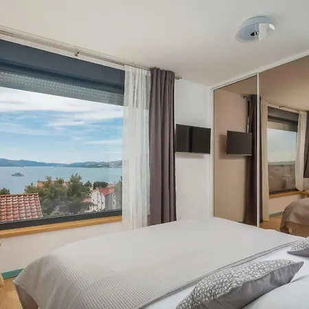 Willa Marulovo Hills